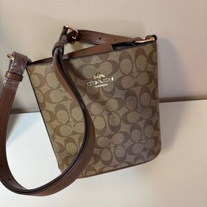 Coach CR154 SIG SOPH BCKT